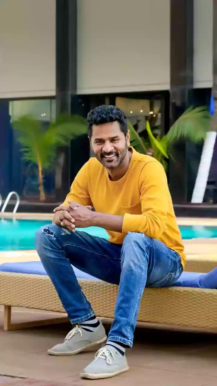Prabhu Deva Enjoys Simple Village Life, Sleeps On The Floor Outside The House | Watch