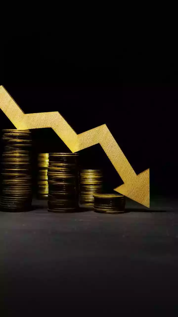 HCL Tech Shares: Market Dip and Investor Outlook