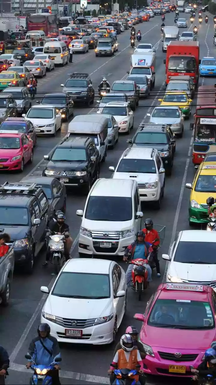 How Growing Urban Congestion Reinforces Two-Wheeler Ownership Among First-Time Job Seekers