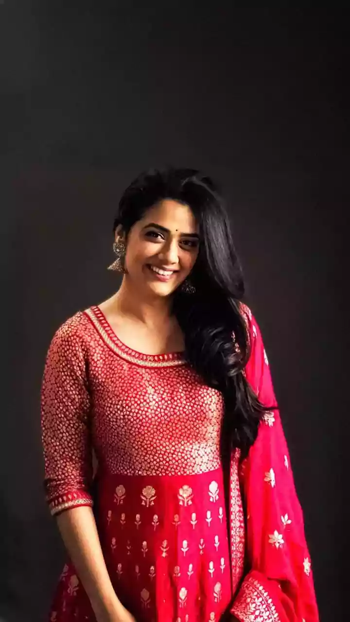 Navratri & Durga Puja Style Guide: Upcycled Ethnic Outfits That Look Fresh And Sustainable