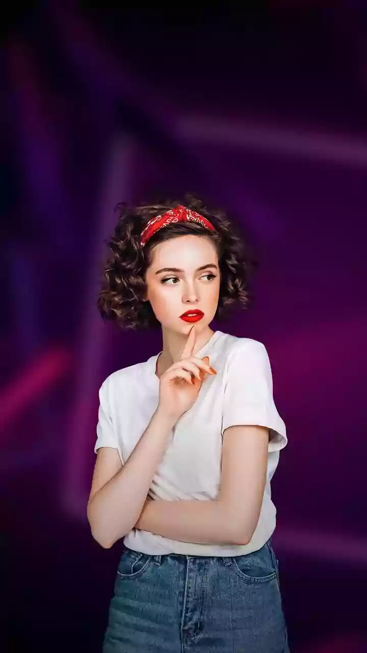 Why retro Clips Can Dress Up Ponytails, Buns And Loose Hair When The Trend Mixes Function With Nostalgia
