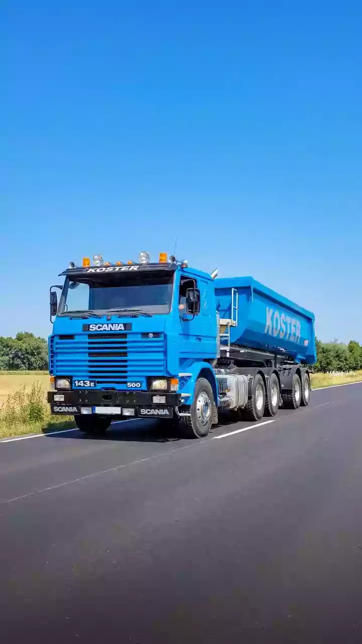 Scania 113 de volta? ‘Restomod’ põe cabine clássica em chassi moderno