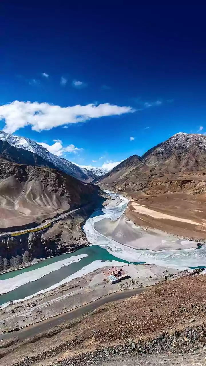 India completes Indus River rock check dam at Upshi Leh