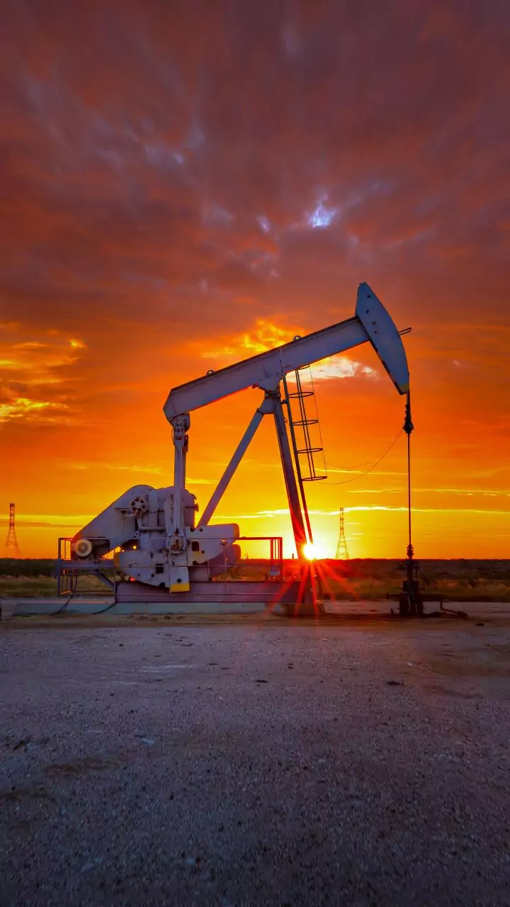 Crude oil futures slump over 5 pc to Rs 5,671 per barrel amid global sell-off