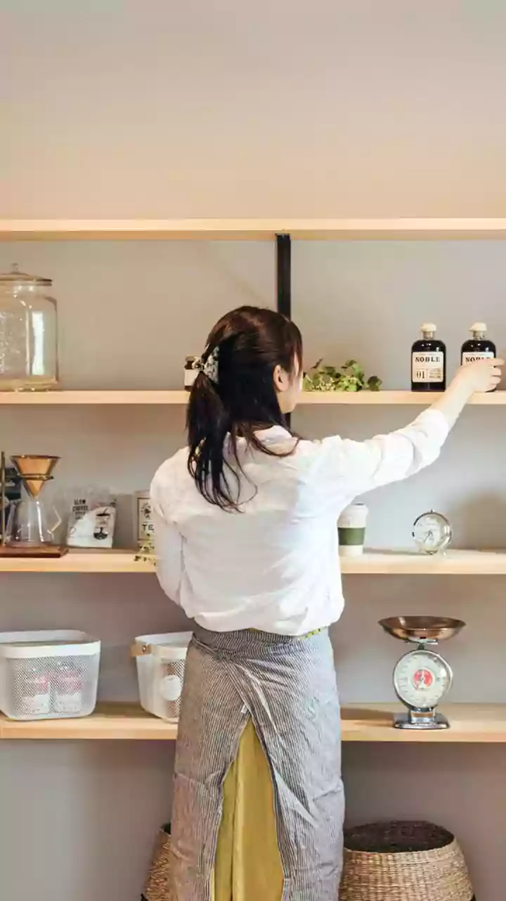 Smart Decluttering Hacks For Organising Small Urban Gen Z Living Spaces Efficiently Today