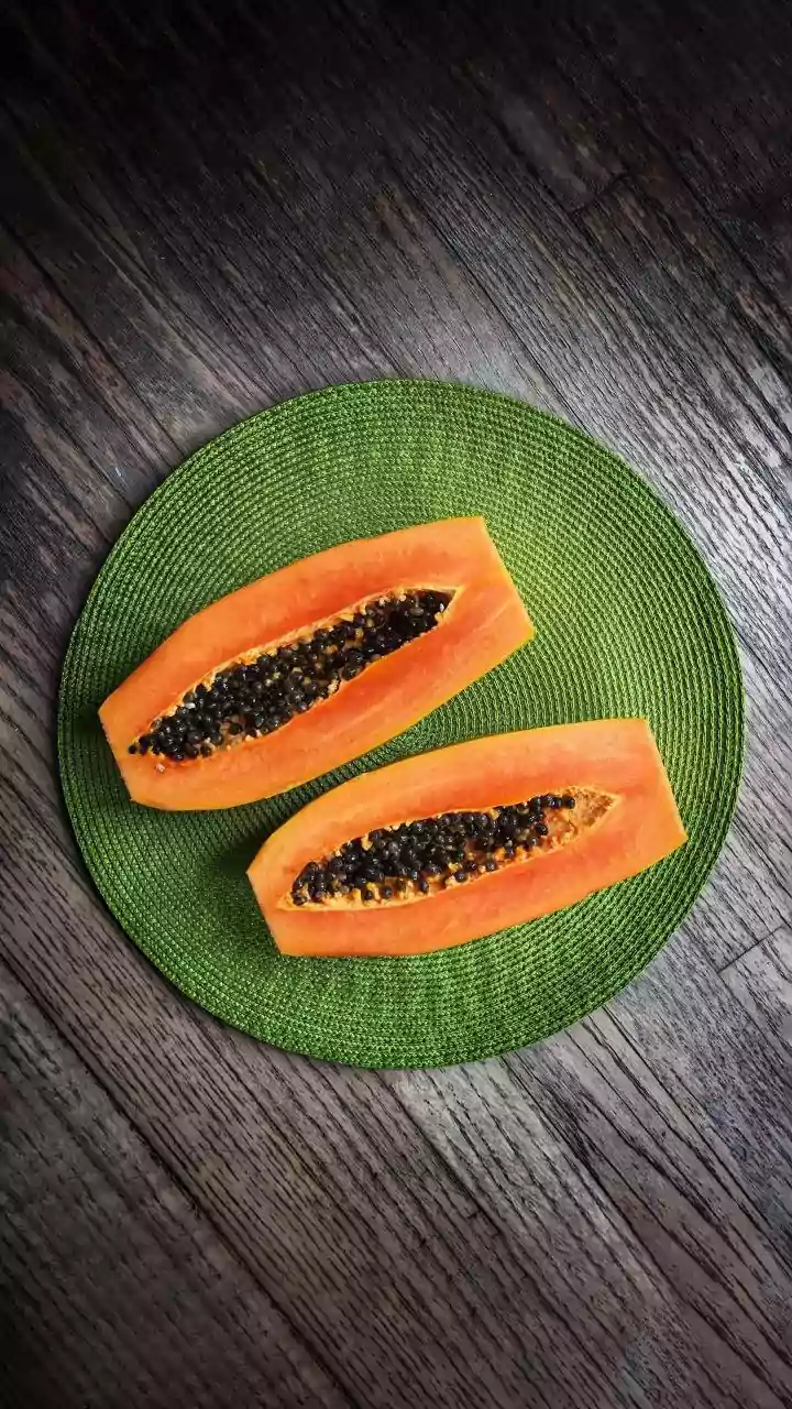 Dengue and Papaya Leaves: What Studies Show and What They Do Not