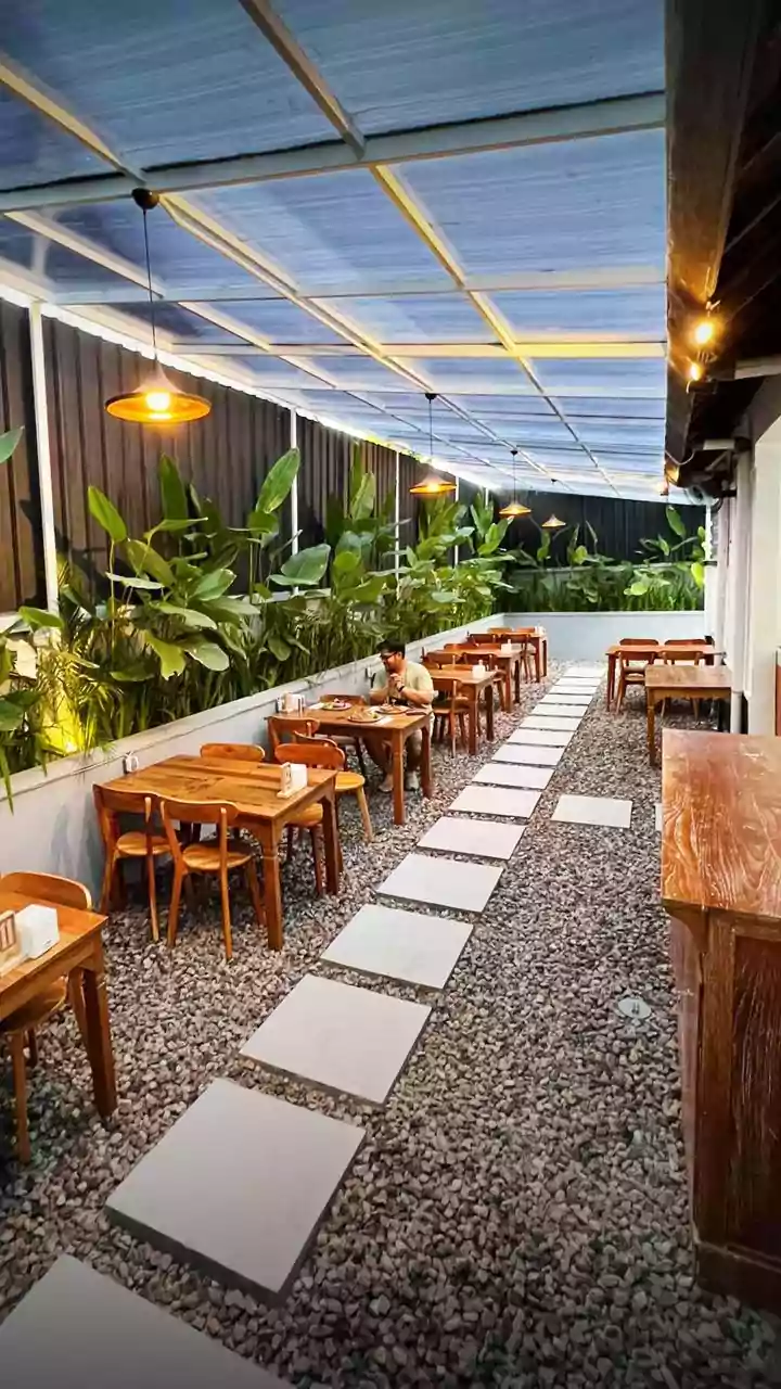 How Young Solo Travellers Maximise Bali Budgets By Eating Local Warung Meals