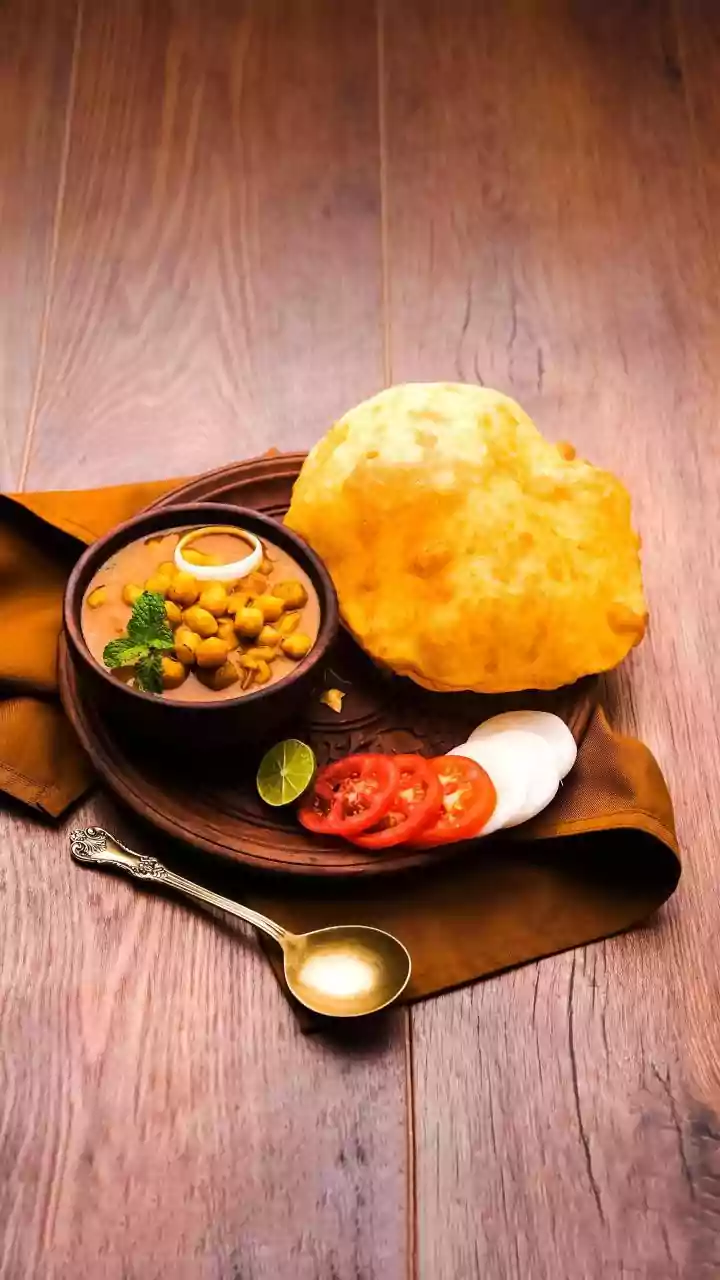 Cooking under LPG crisis: Delhi eateries battle ‘beizatti’ and rising costs