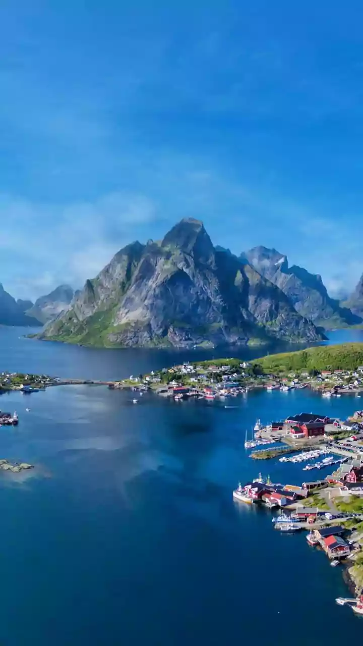 Trump Slaps 10% Tariff On European Countries Over Greenland, Warns Of 25% Hike By June