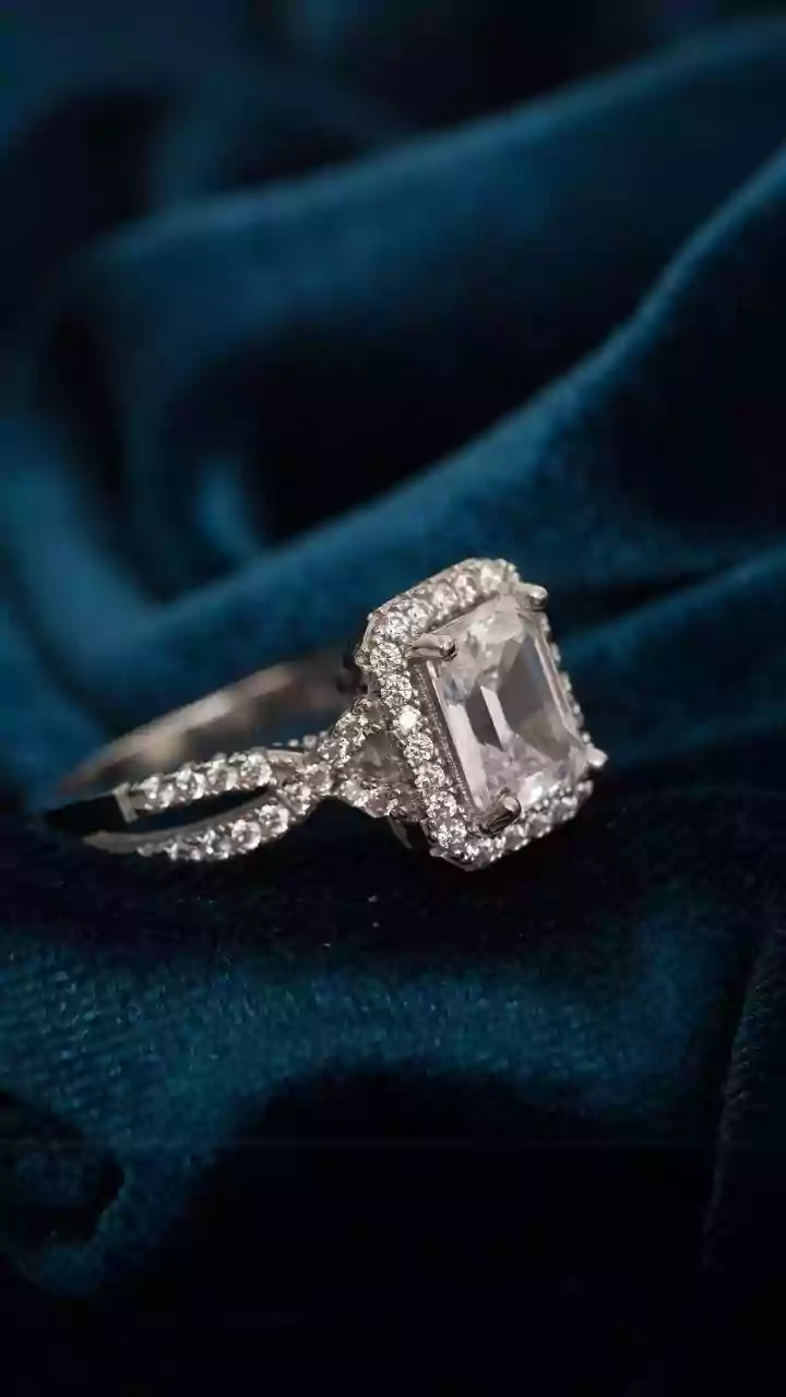 5 Engagement Rings Trending in 2025: Shine On!