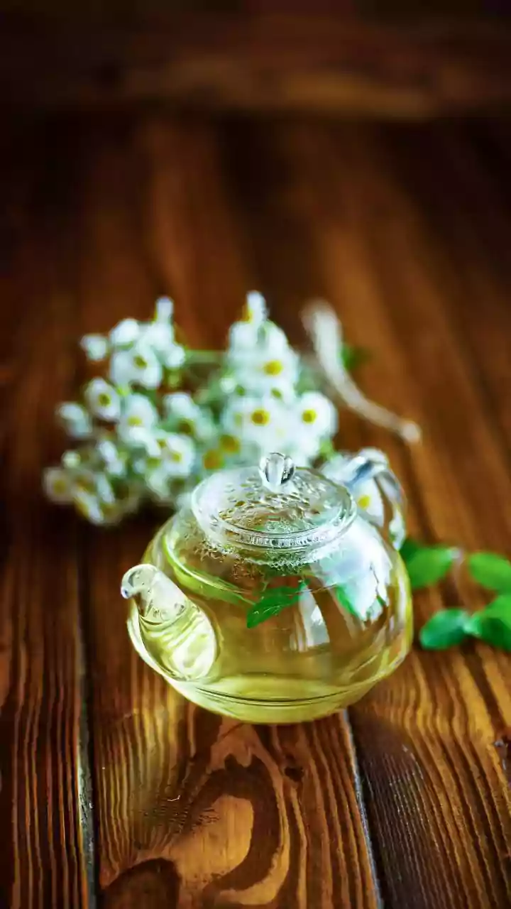 Peppermint Tea Compresses For Tension Headaches: Why Persistent Headaches Need Proper Medical Assessment