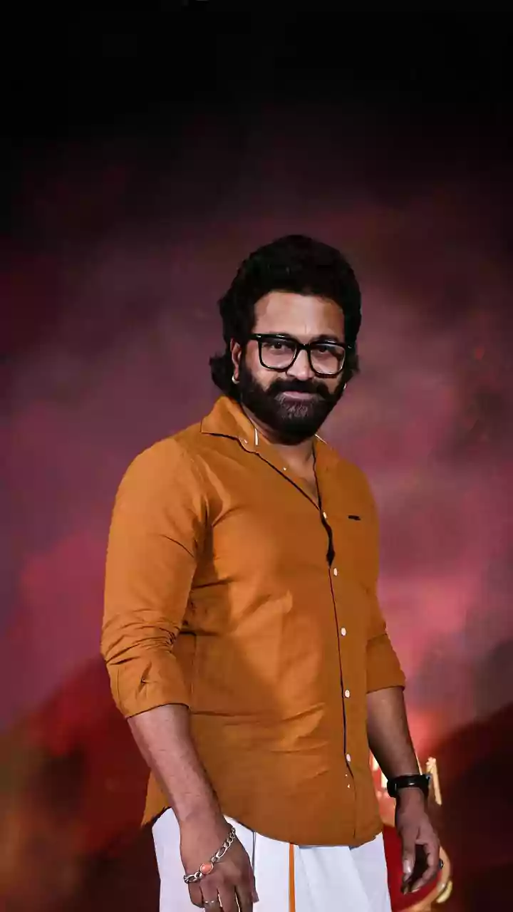 Rishab Shetty Says 'It Makes Me Uncomfortable' After Ranveer Singh's Daiva Controversy