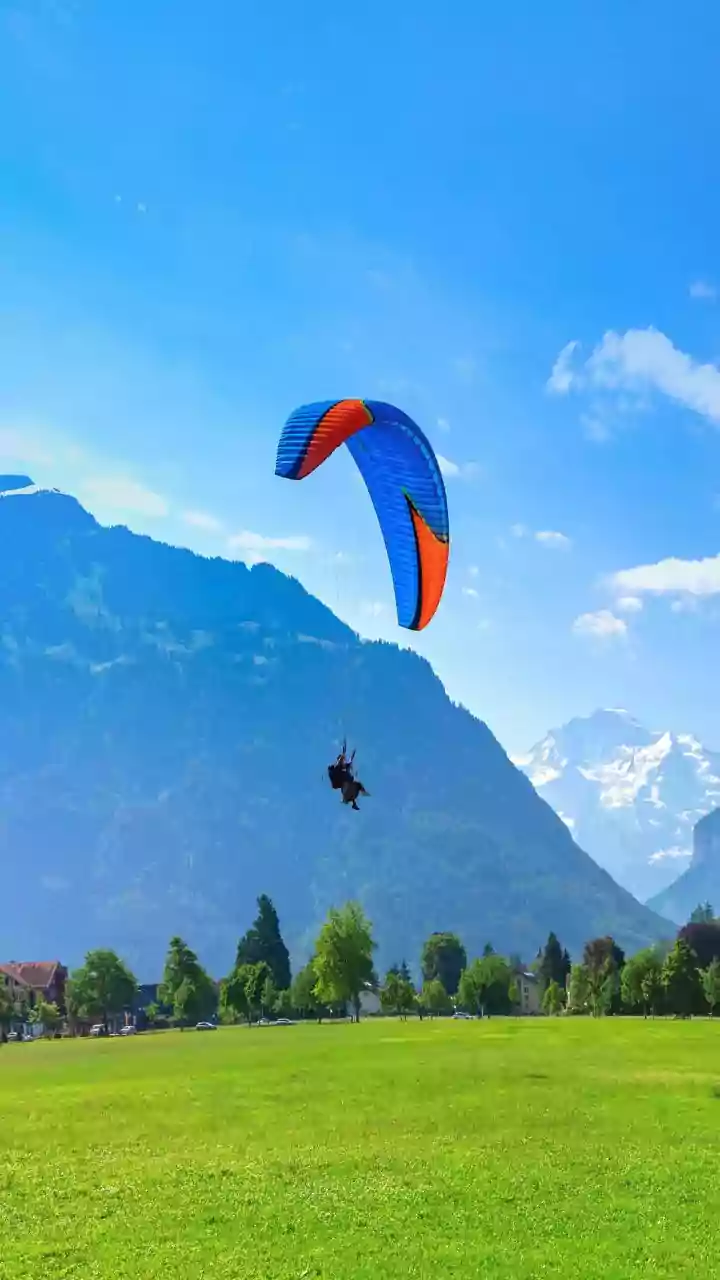 Corporate Employees Turn Work Desk Into Kite-Flying Zone: ‘Patang Kaafi Mehenga Uda Rahe Ho’ | VIDEO