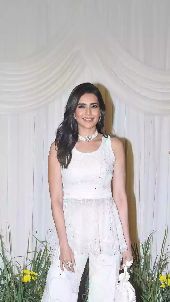 Karishma Tanna Welcomes Baby Boy With Varun Bangera After 4 Years Of Marriage; Khushi Kapoor, Wamiqa Gabbi & Others Congratulate
