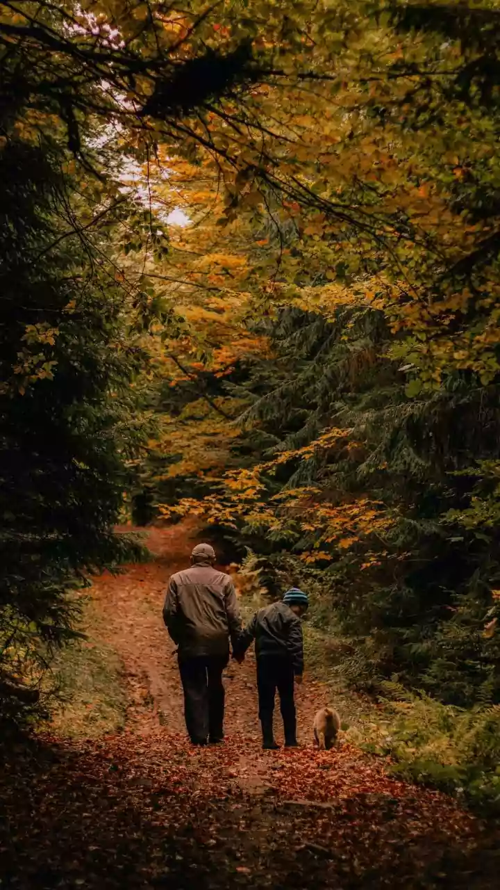 A Century Apart: 104-Year-Old Great-Grandmother's Heartwarming Chat with 4-Month-Old Great-Grandson