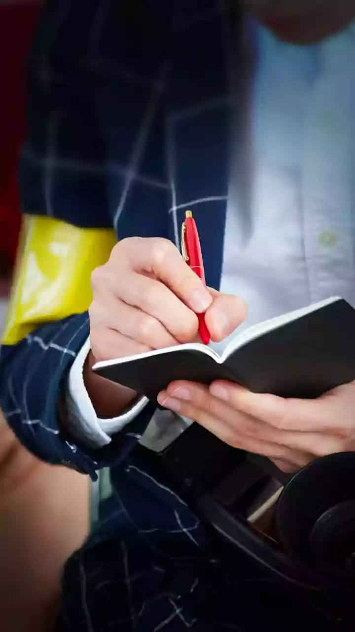 AI Or Notebook? The Best Meeting Note Strategy Depends On Your Work Style