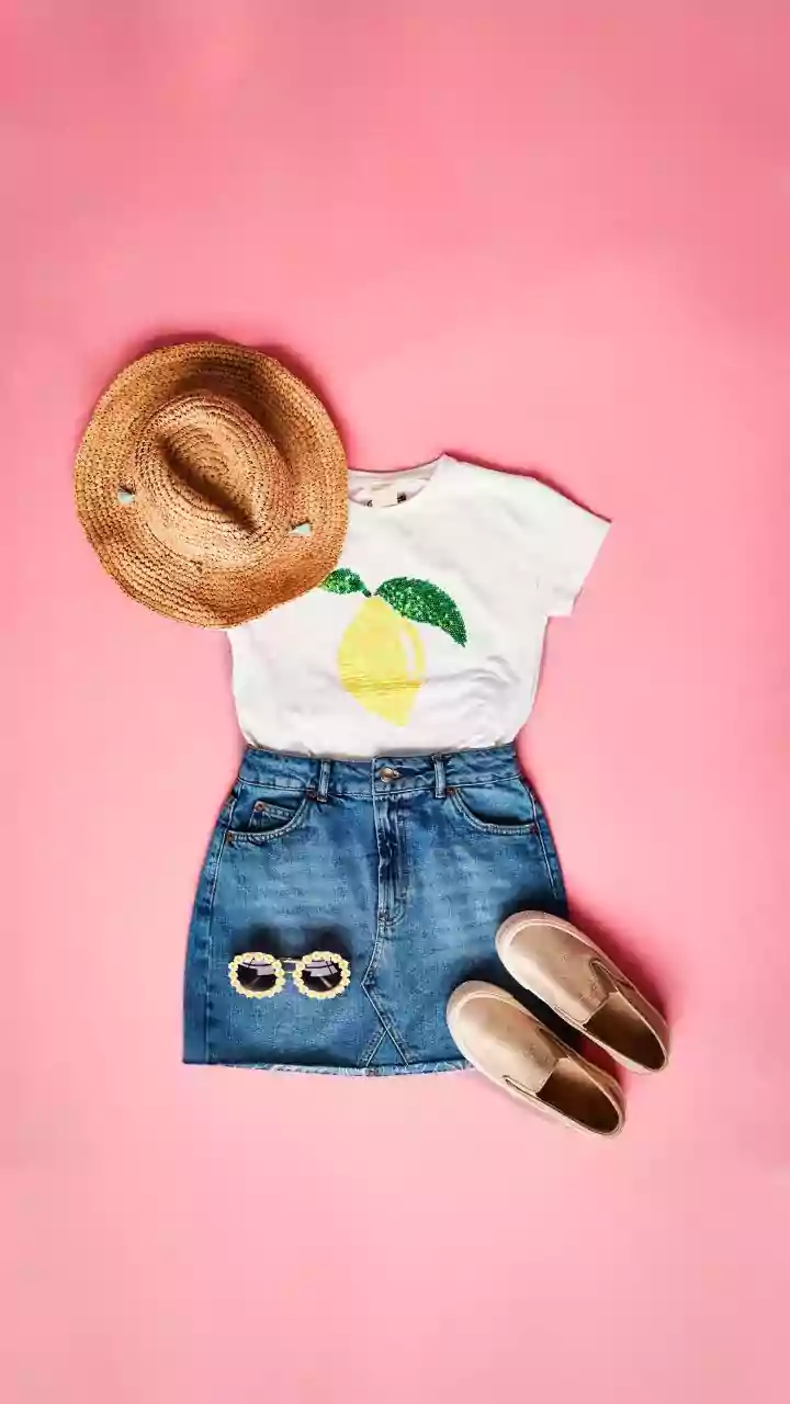 Elevate Your Summer Wardrobe: Chic Ways to Style Puff-Sleeve Blouses