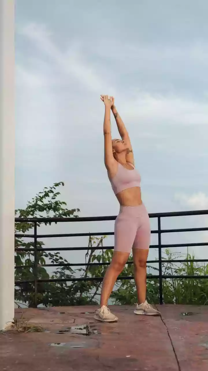 Alongamento dinâmico: quando ele é melhor do que alongar parado antes do treino?