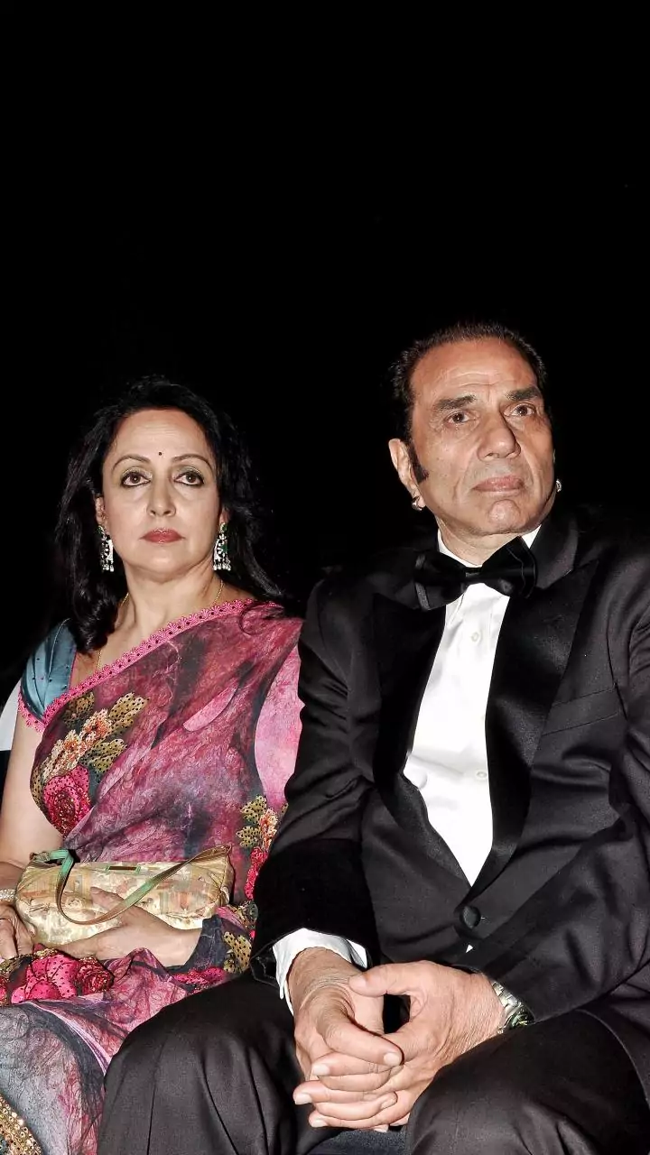 Shobhaa De slams Deols: Why no state funeral for Dharmendra when Sridevi got one?