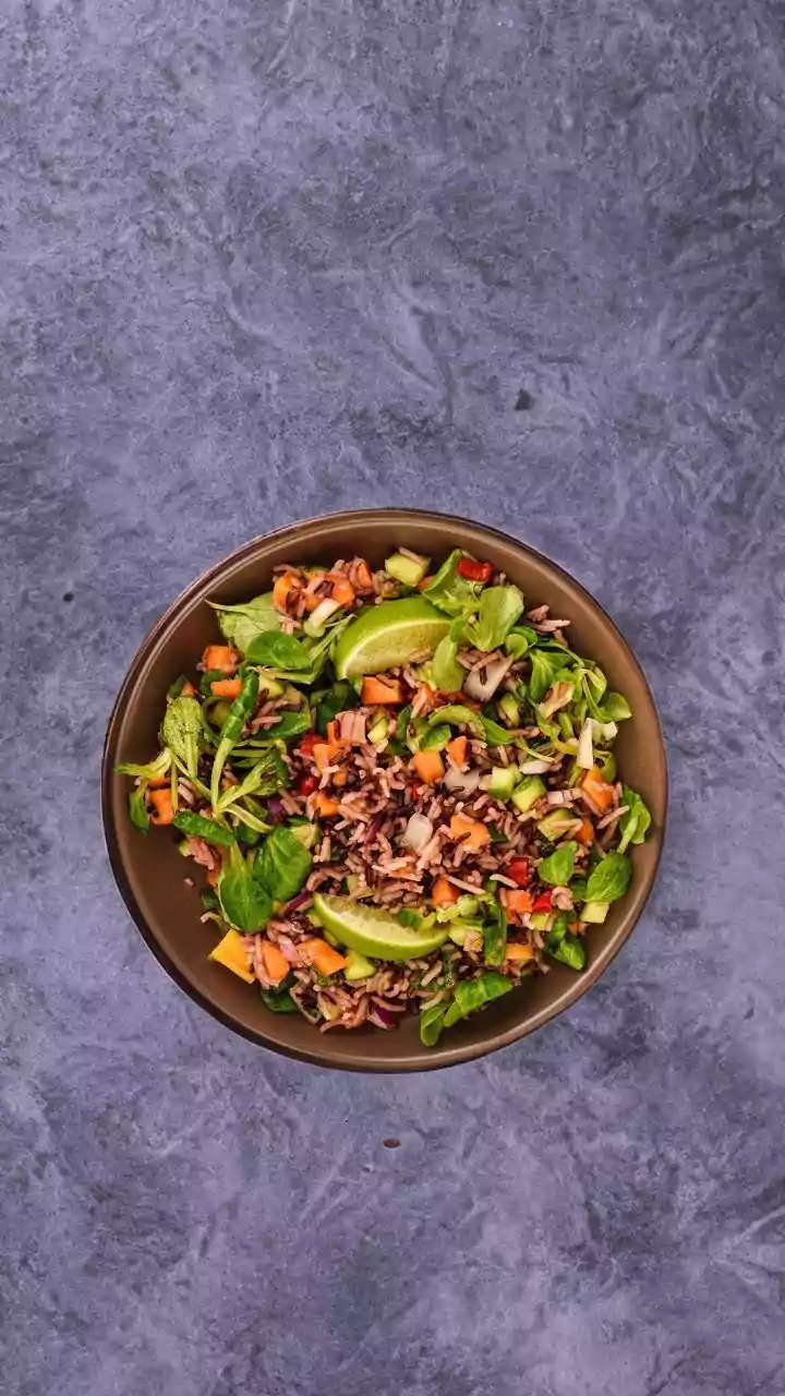 Craving A Burger? Turn It Into A Healthy, Tasty Salad With 30 Grams Of Protein