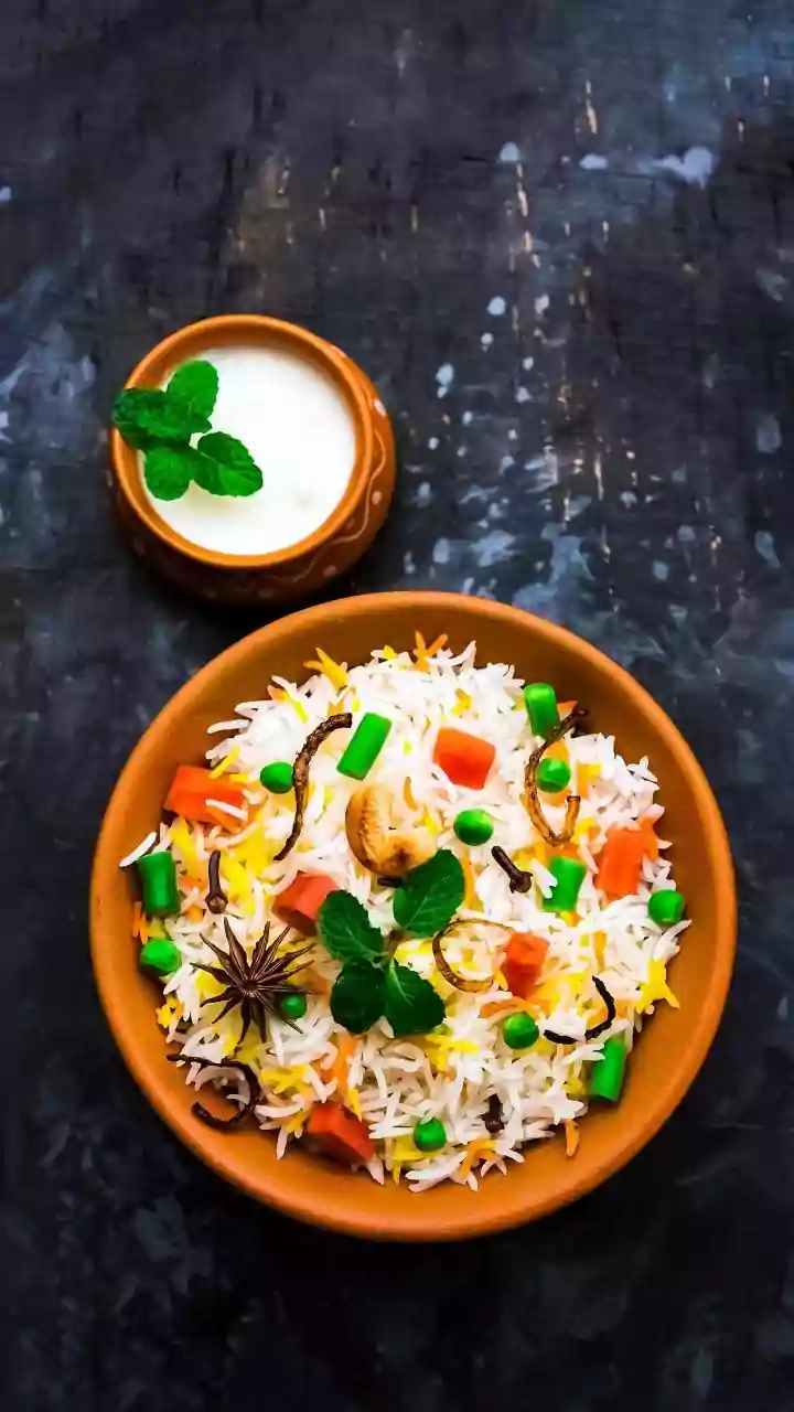 Achaari Paneer and Basanti Pulao Create a Strong Vegetarian Centrepiece