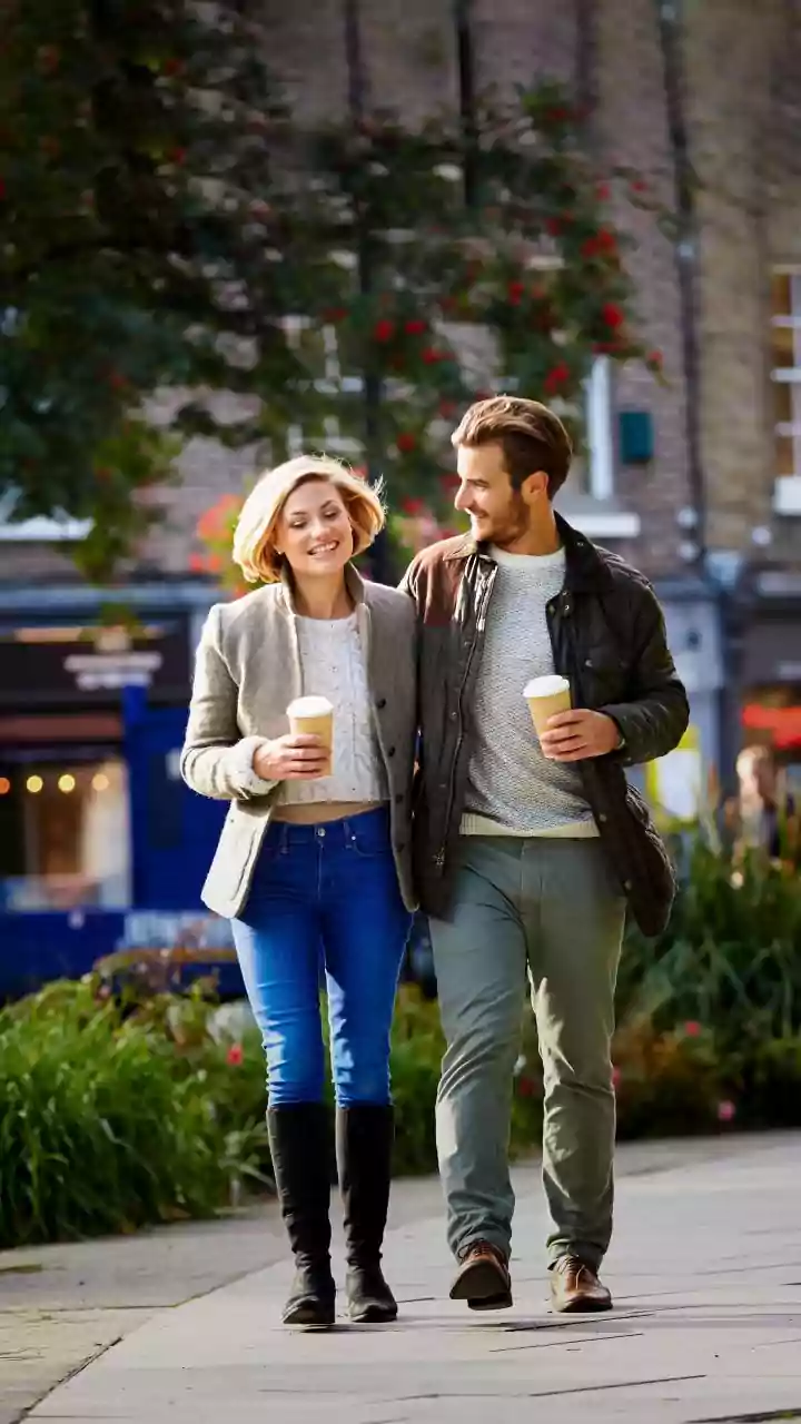 Top Dating Trends Of 2025: How Nanoship, Shrekking & Banksying Ruled Relationship Charts