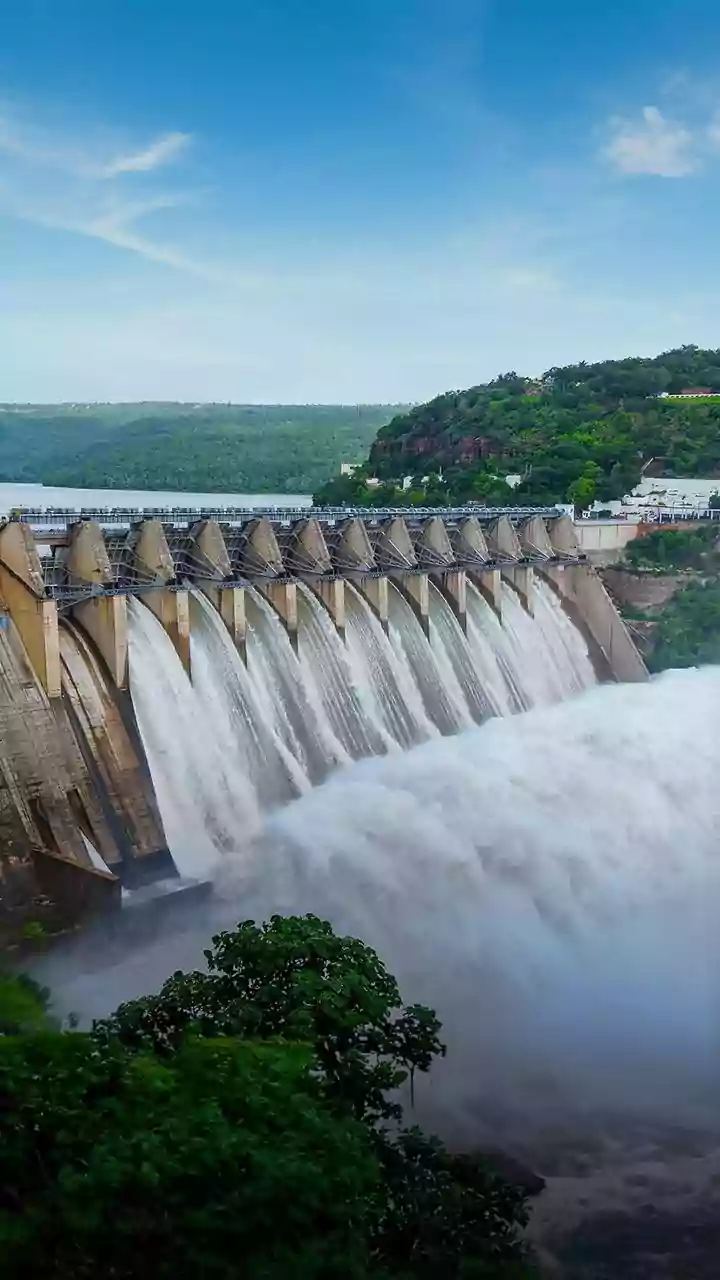Weekend Travel Trend: Maharashtra Waterfalls Become Popular After Fresh Rains