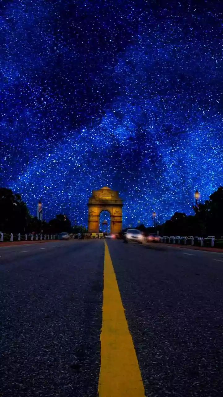 Delhi wakes up to chilly morning; AQI improves but smog persists