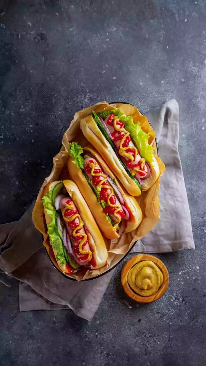 Cachorro-quente de hambúrguer; veja a receita criada por Lázaro Ramos