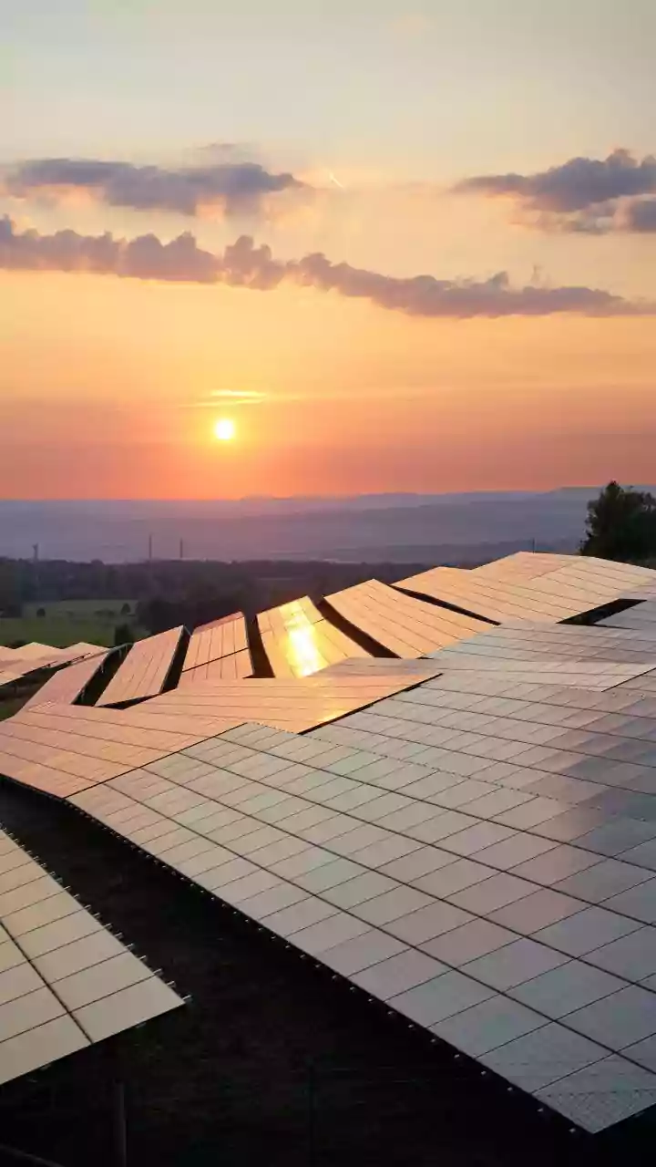 CESC arm bags 300 MW solar project from SECI at Rs 2.86 per kWh