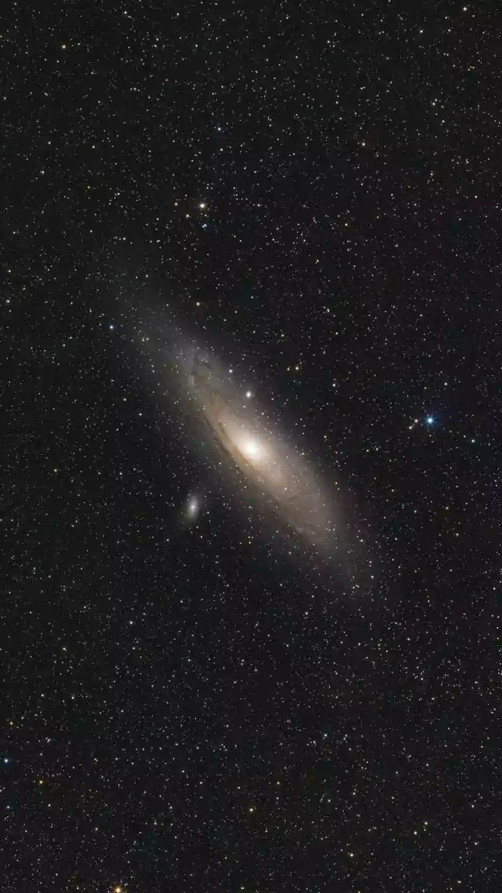 Stargazing guide to autumn night sky highlights spot Andromeda galaxy and Jupiter's moons with binoculars