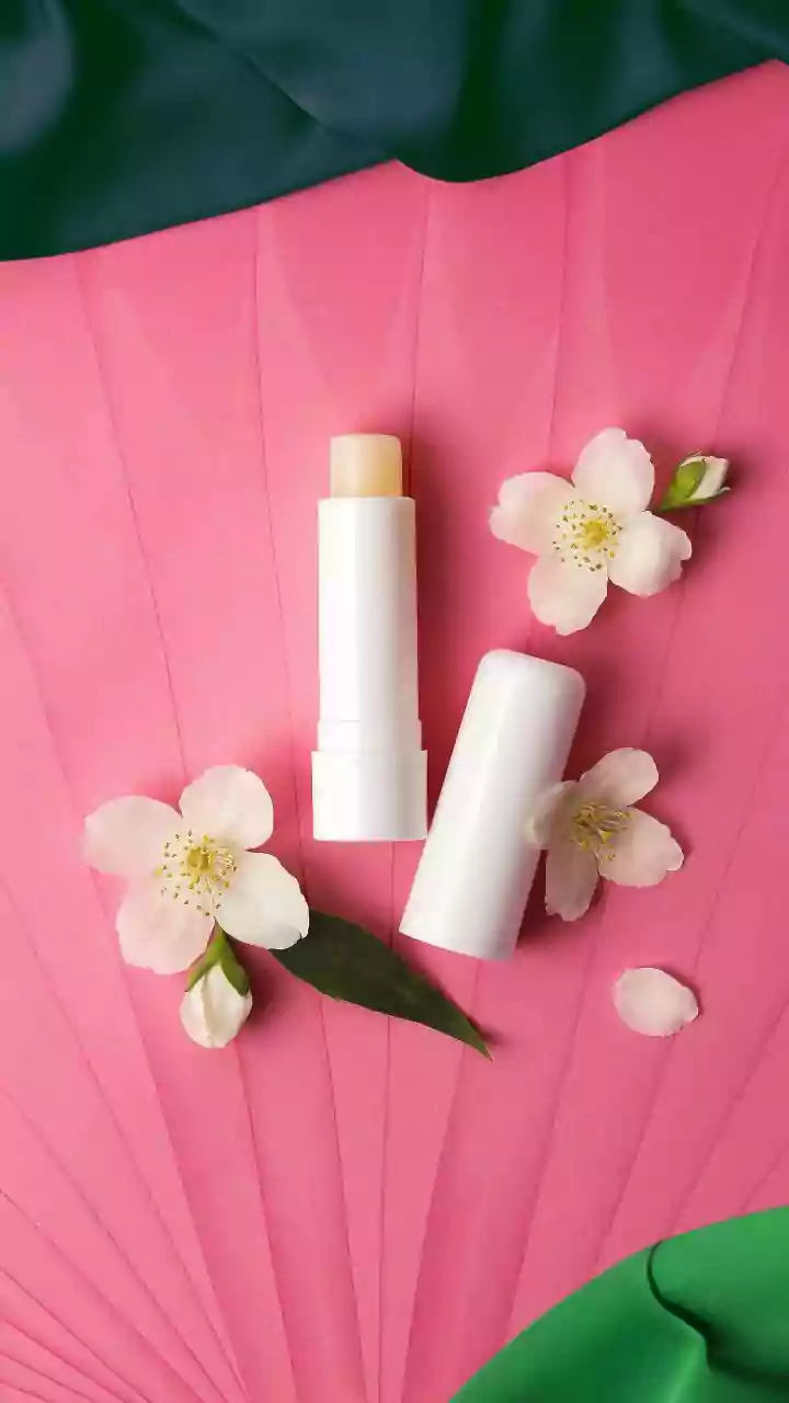 Best SPF Lip Balms: UVA/UVB Protection, Water Resistance, & Price