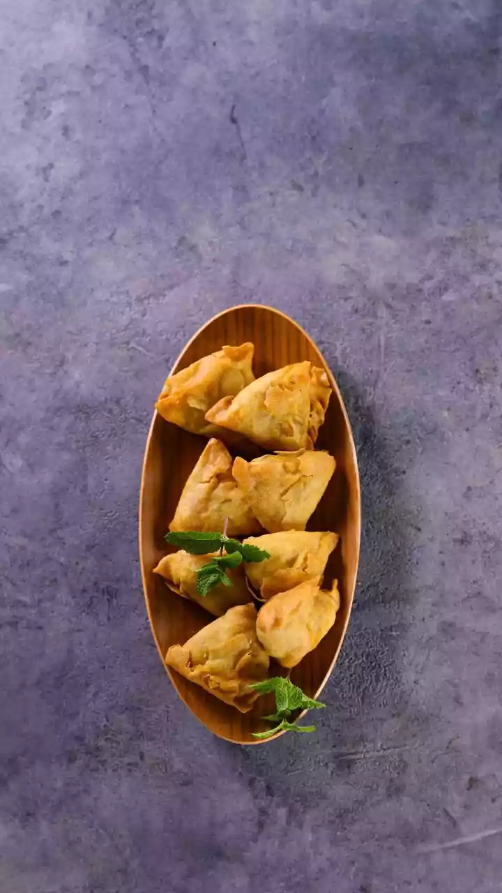 The Samosa's Royal Past: A 500-Year-Old Recipe Reshapes Our Understanding