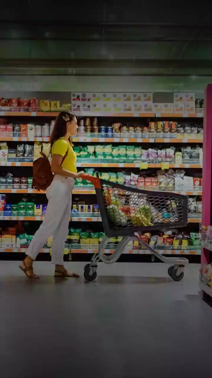 US: Man Tries To Open Fire During Ohio Walmart Shoplifting Detention, Alert Staff Subdue Him; Watch Dramatic Showdown