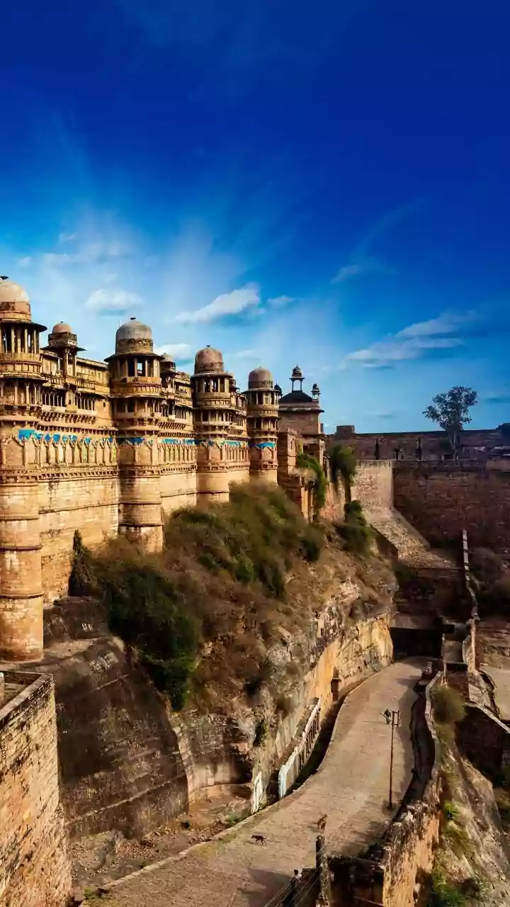 Explore historic Mandu monsoon palaces on low cost weekend getaways from Indore