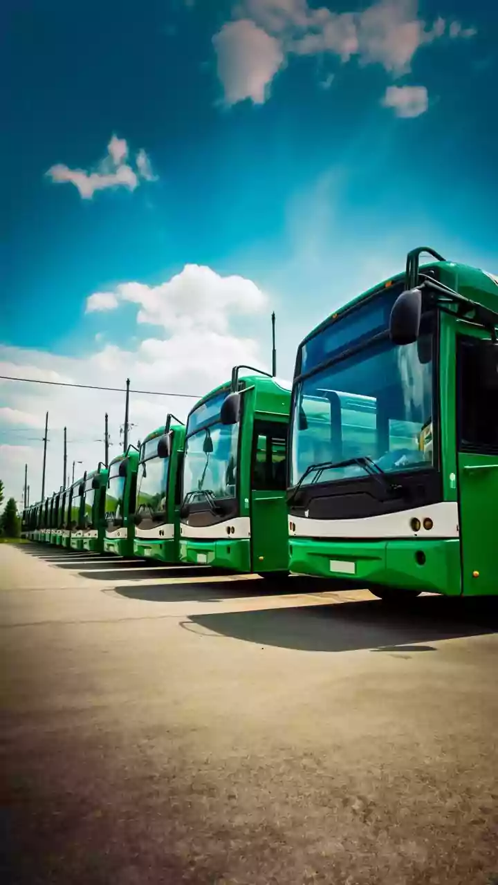 Rekha Gupta Launches 300 New Public Buses