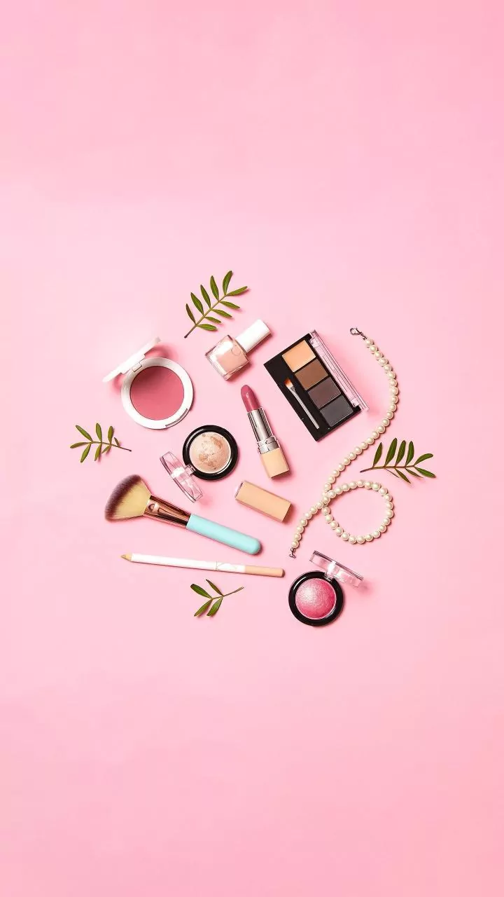 Peach Blush Is Helping Indian Beauty Routines Move Towards Softer, More Skin-Like Colour