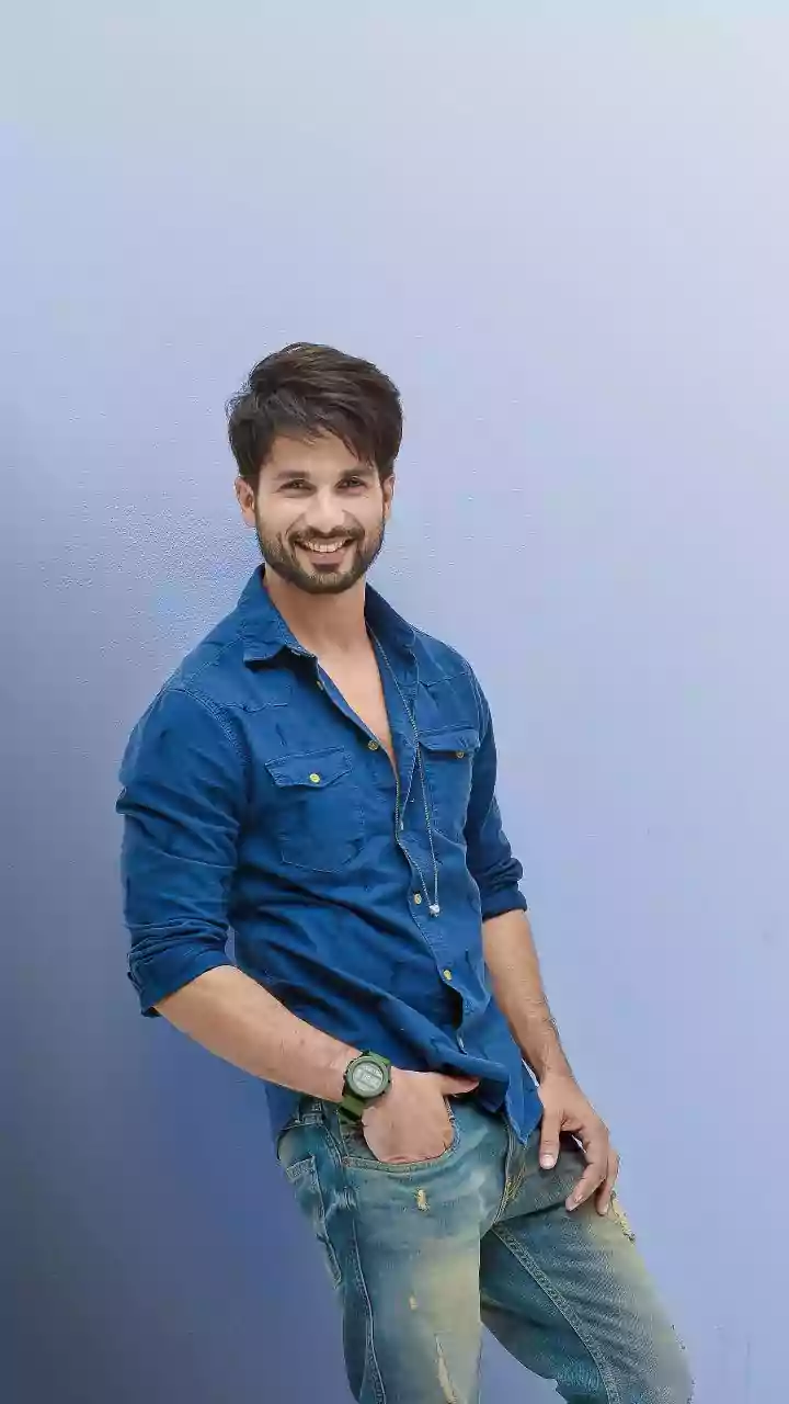 Shahid Kapoor hopes to "work more, spend more time with family" in the New Year