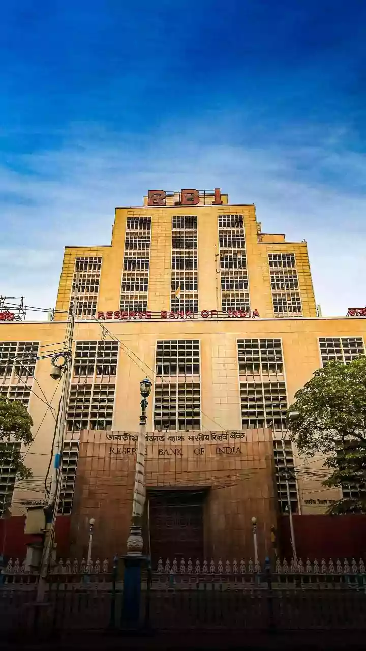 RBI Fixes ₹15,384 SGB Redemption Price: What Happens Next For Investors