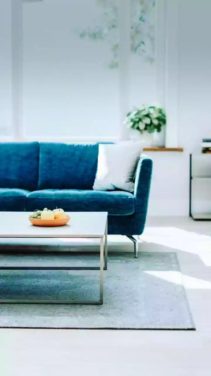 How Home Decor Shoppers Can Use Room Scale for Statement Sofa Shopping after the 2026 Bold-Sofa Revival