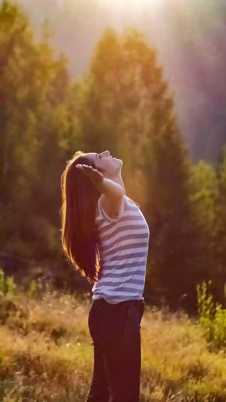 Here's how sunshine can lift your mood & energy