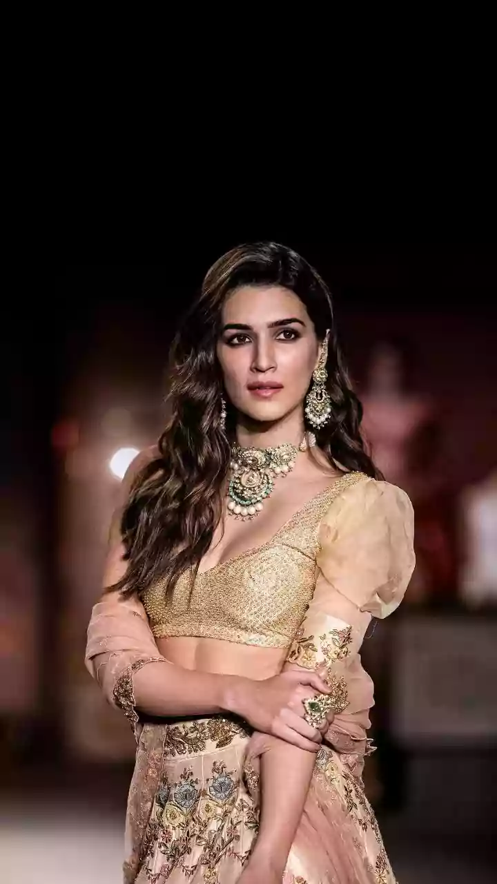 Kriti Sanon's Abhinav Mishra Lehenga Is The Perfect Dance Partner This Wedding Season