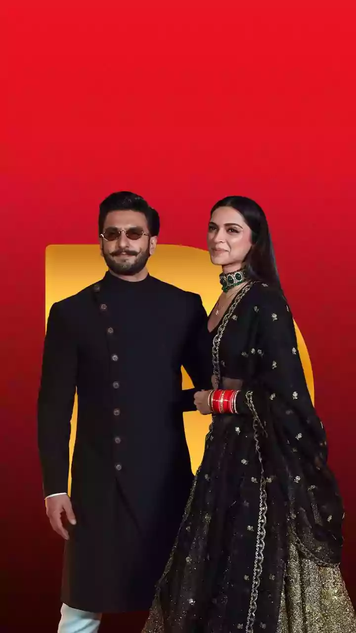Pregnant Deepika Padukone Spotted With Ranveer Singh At New Bandra Home, Baby Bump Photos Go Viral