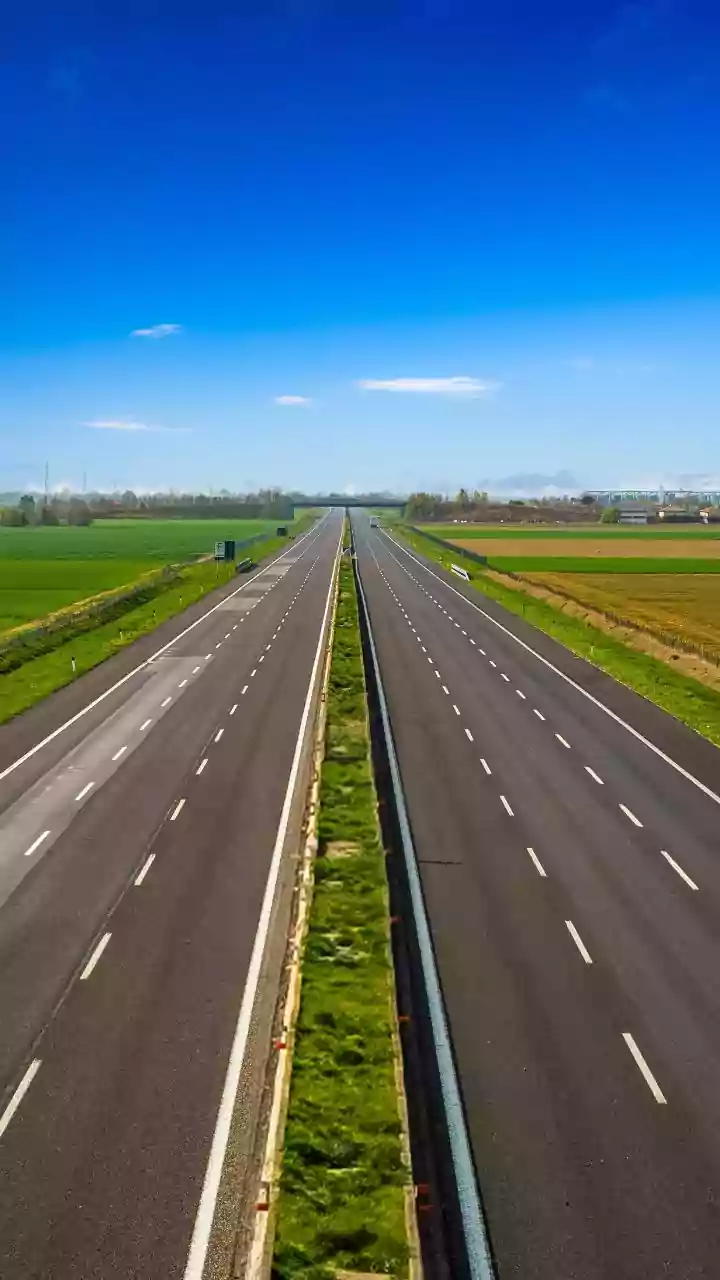 Mathura fog tragedy: 13 dead, 25 injured in Yamuna Expressway pile-up; many buses go up in smoke