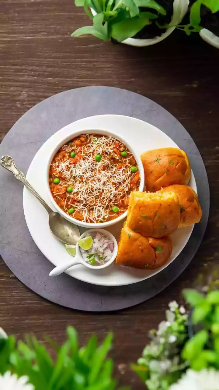 Young Indians Want Meals That Travel Across India