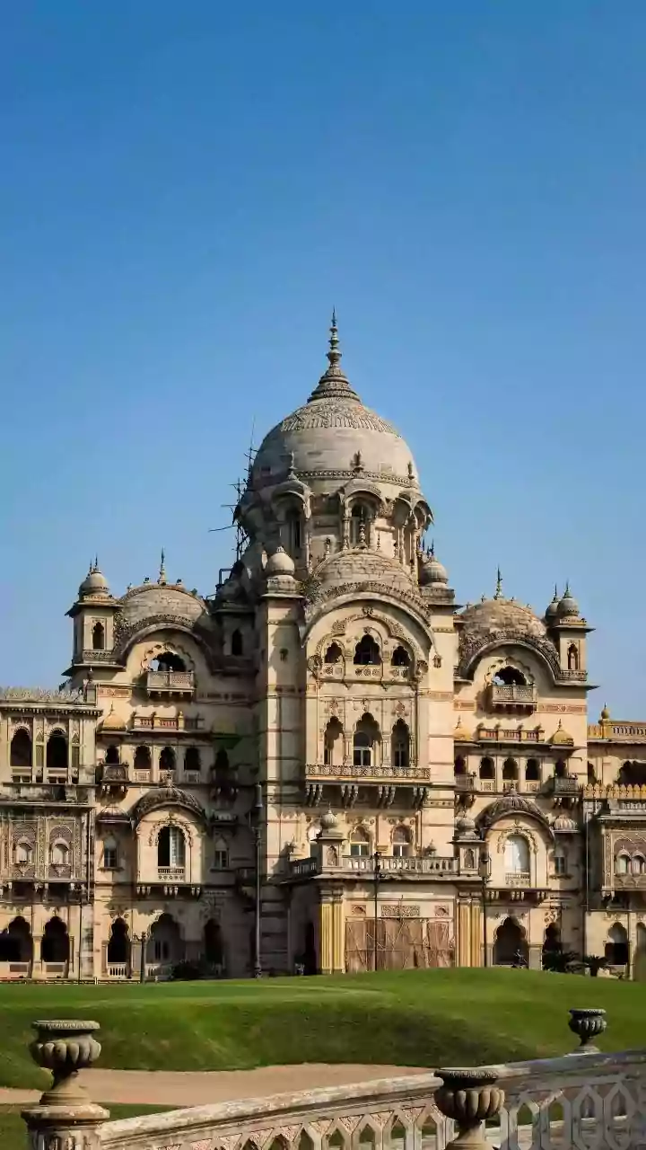 Royal Grandeur: 8 Indian Palaces Echoing European Architectural Masterpieces