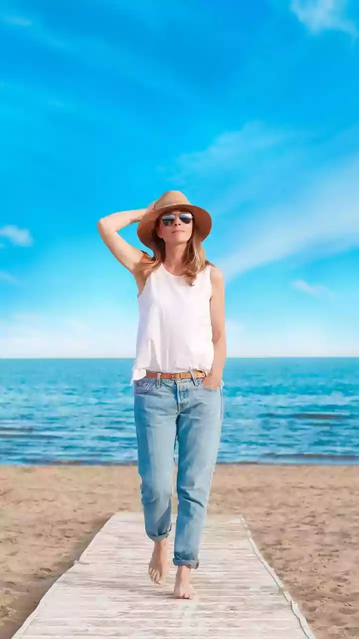 Travel Ultra-Light Abroad Using a Wrinkle-Free Linen Capsule Wardrobe