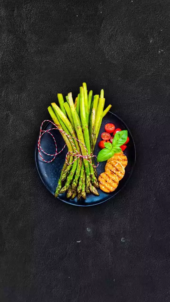 How to turn asparagus-hazelnuts into yummy recipes