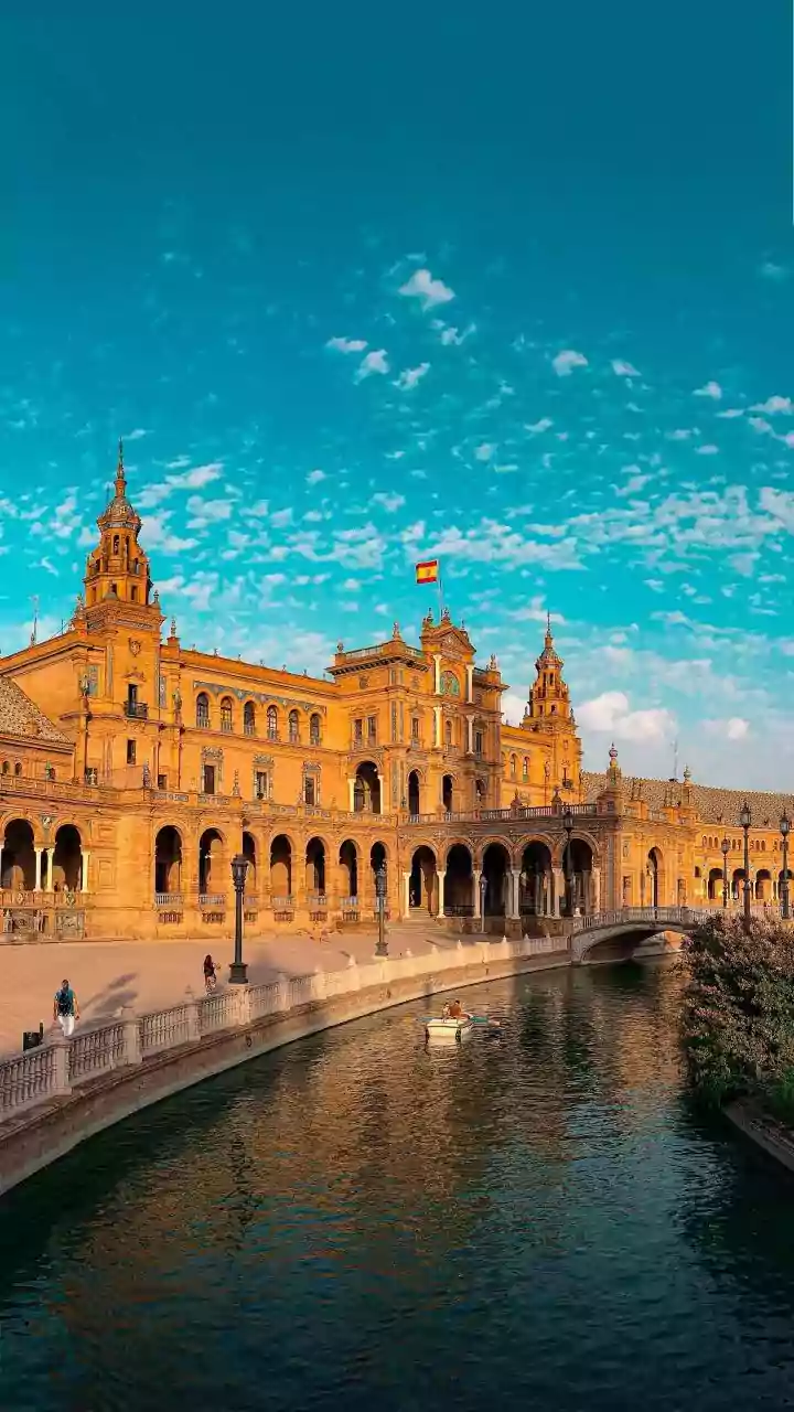 Audio reveals operators told to run train before Madrid-Seville crash