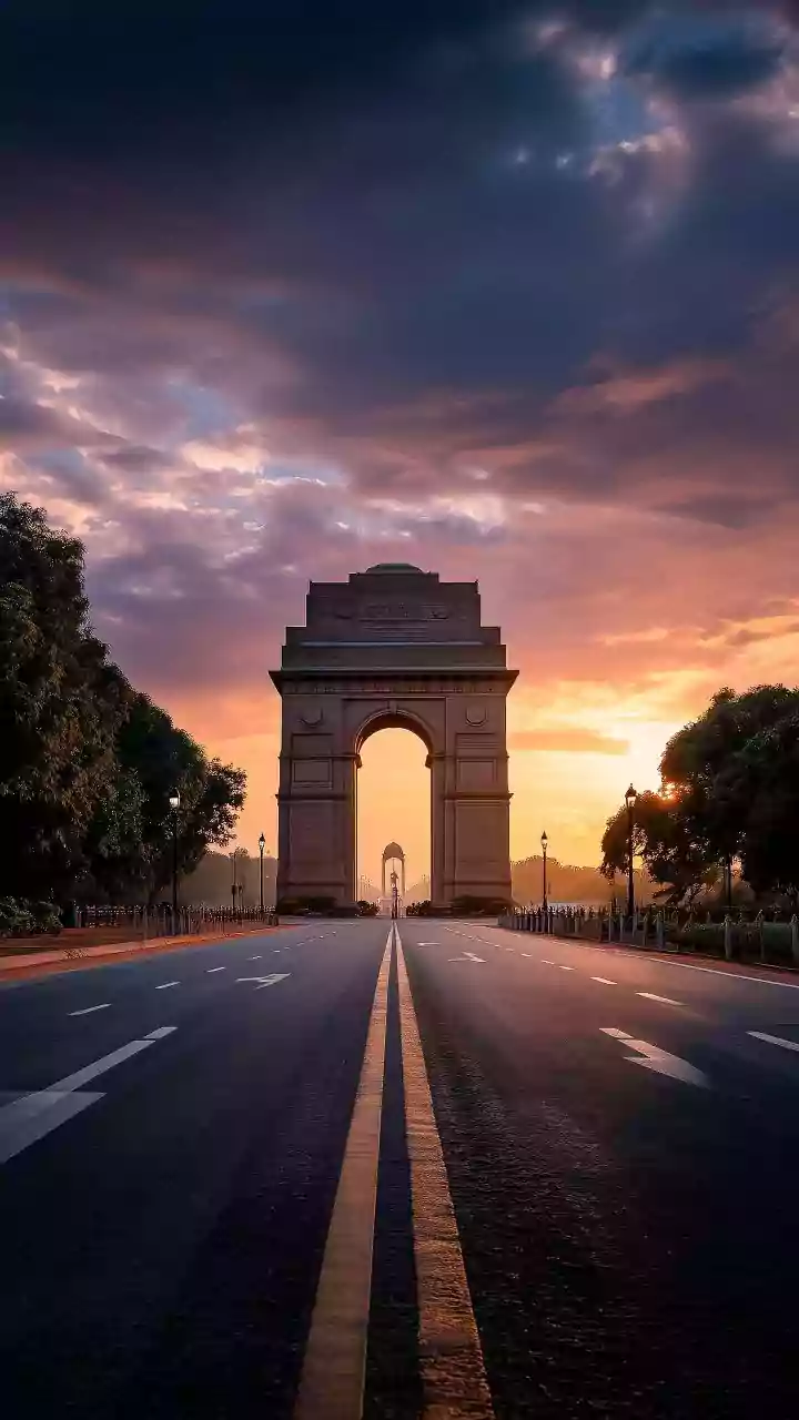 Rain and Thunderstorms Hit Delhi, IMD Issues Orange Alert